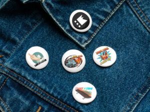 Set of pin buttons white 1.25 front 68f4c89c1984f.jpg